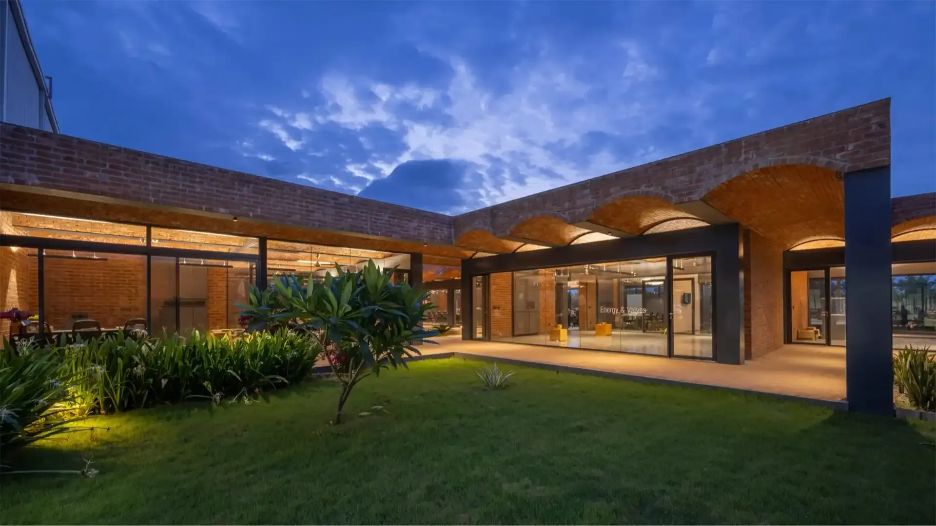 ۵۰ پروژه برتر آجر در دنیا فهرست کوتاه BRICK AWARD ۲۰۲۶🧱