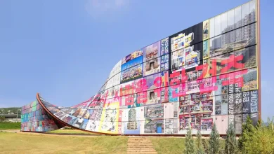 توماس هدریک «Humanise Wall» در سئول زیر تیغ نقد